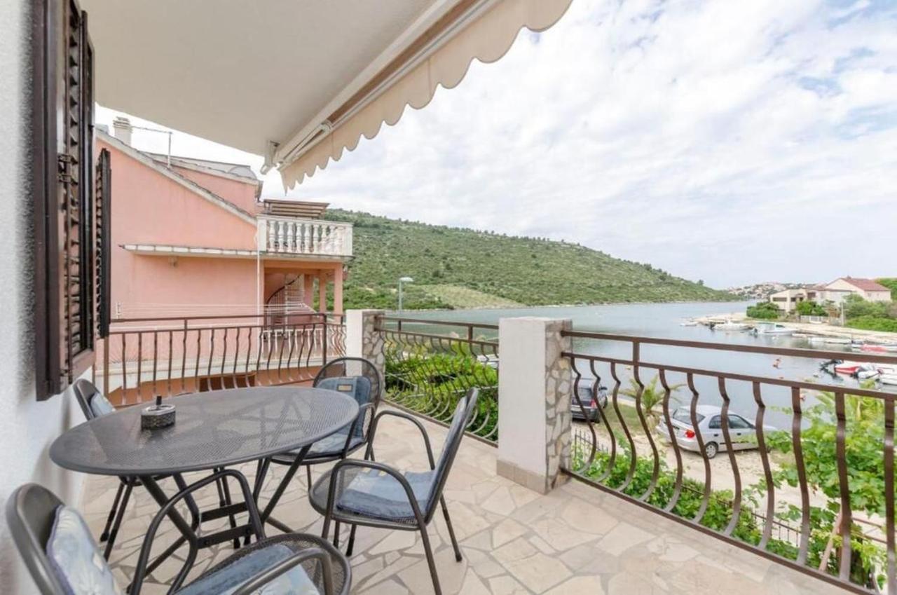 Apartment Brnabic Rogoznica  Bagian luar foto