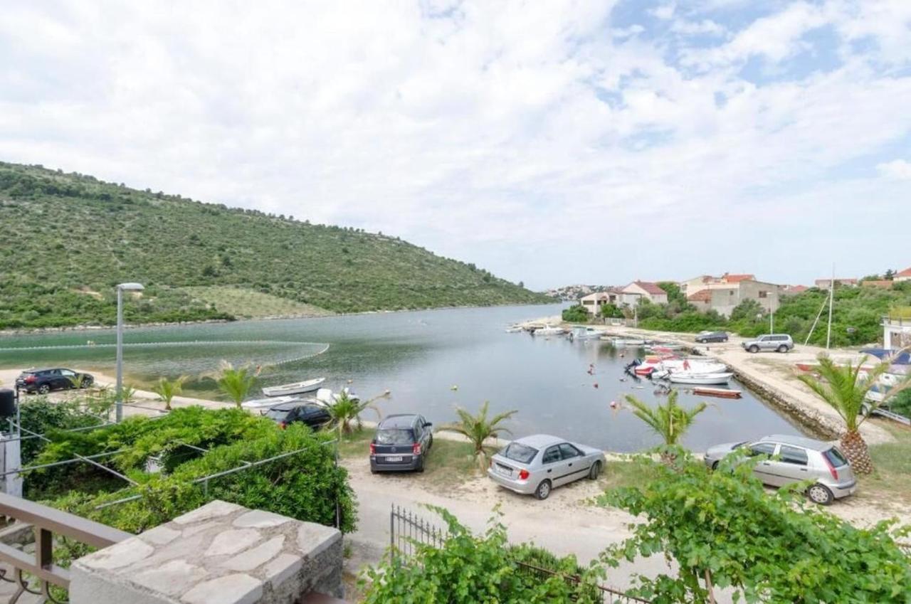 Apartment Brnabic Rogoznica  Bagian luar foto