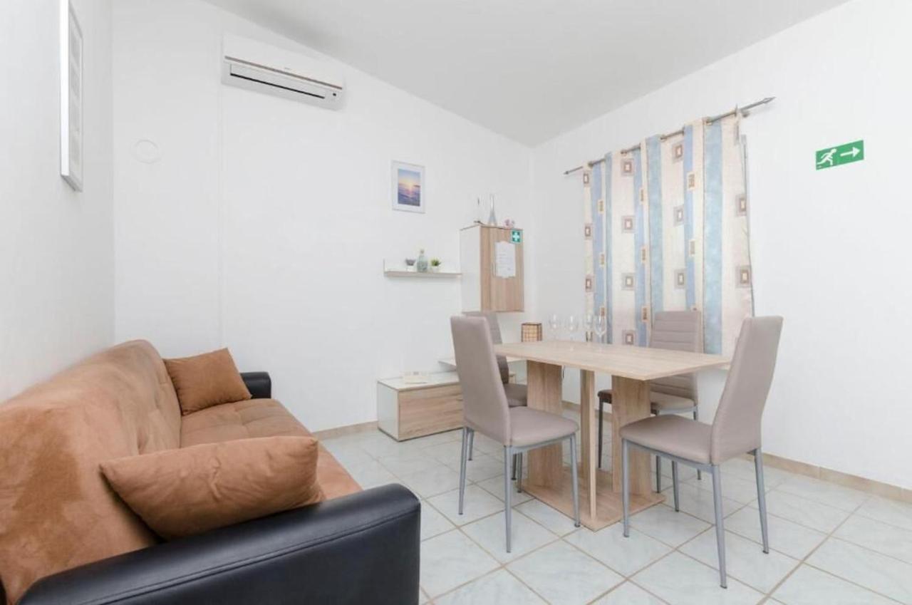 Apartment Brnabic Rogoznica  Bagian luar foto